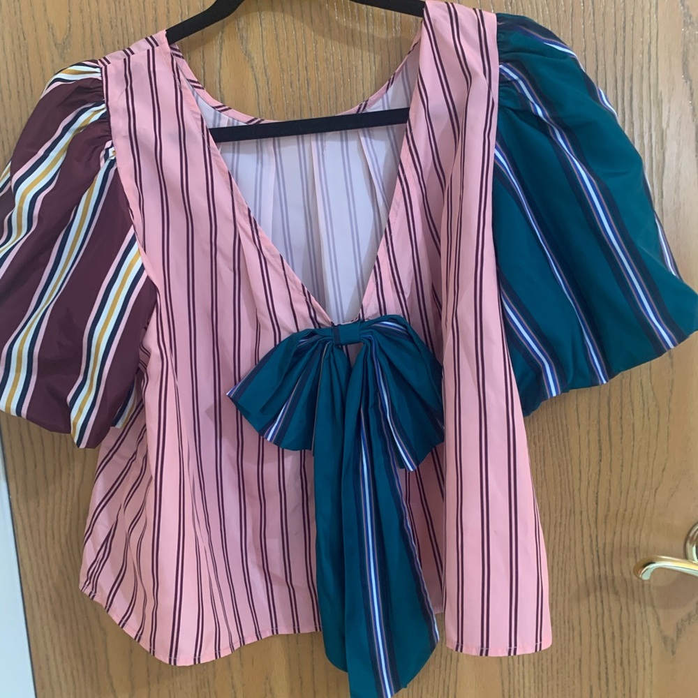 Super cute Maeve shirt from Anthropologie Striped V back bow large new red green